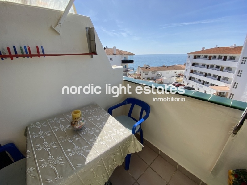 Excellent topfloor apartment second line Torrecilla Beach