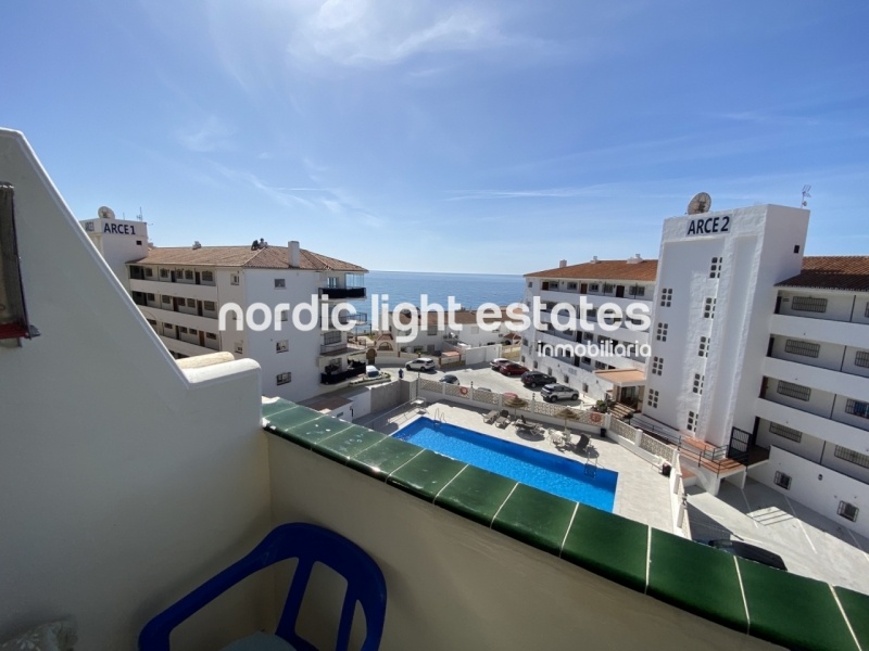 Excellent topfloor apartment second line Torrecilla Beach