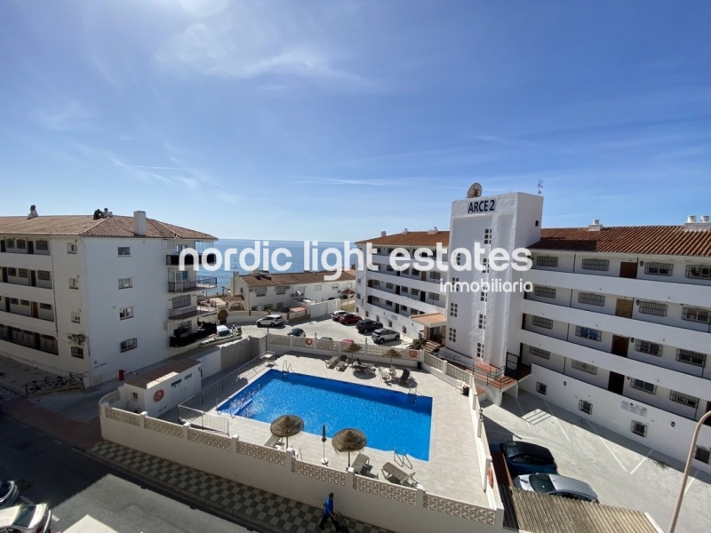 Excellent topfloor apartment second line Torrecilla Beach