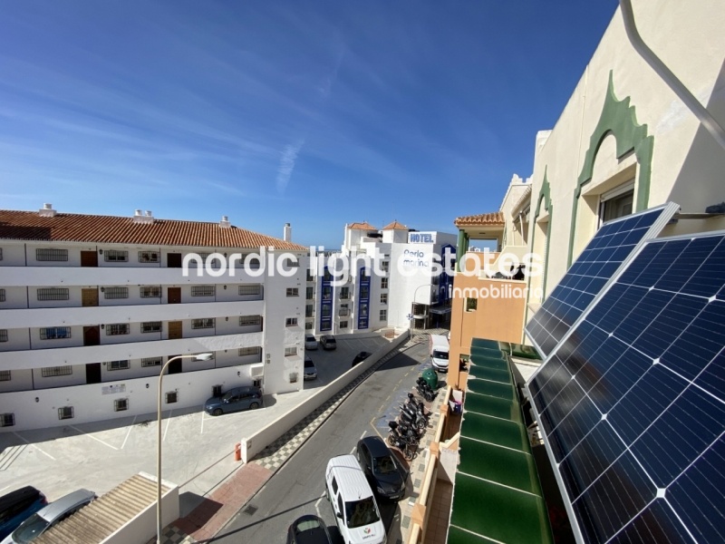 Excellent topfloor apartment second line Torrecilla Beach