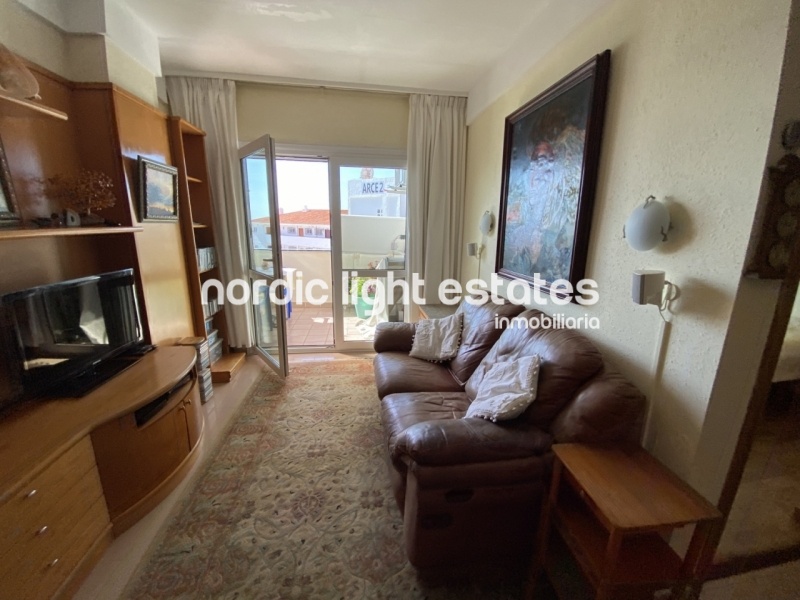 Excellent topfloor apartment second line Torrecilla Beach