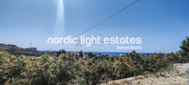 Brillant detached villa with multiple possibilities netween El Peñoncillo and Torrox Park