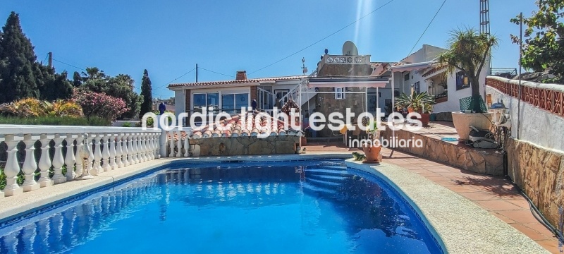 Brillant detached villa with multiple possibilities netween El Peñoncillo and Torrox Park