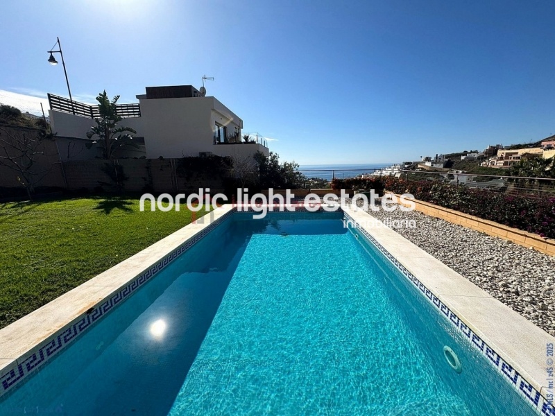 Elegante villa independiente en una sola planta en El Peñoncillo, Torrox Costa
