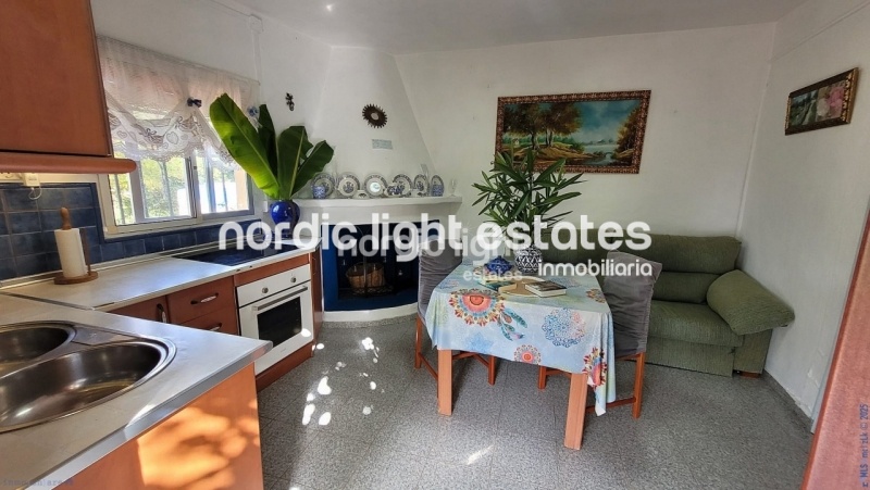 Linda casa de campo en una parcela de 9000m2 con aguacates en producción y varios árboles frutales