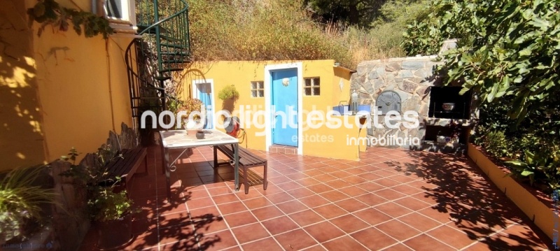 Cosy country house on a plot of 9000 sqm with avocado production and many different fruit trees