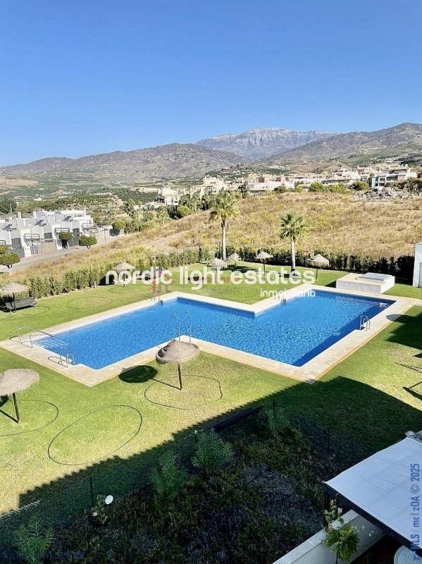 Apartment in perfect condition with 2 terrazas and parking space in Caleta de Vélez