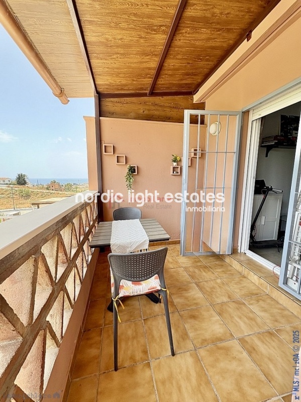 Apartment in perfect condition with 2 terrazas and parking space in Caleta de Vélez