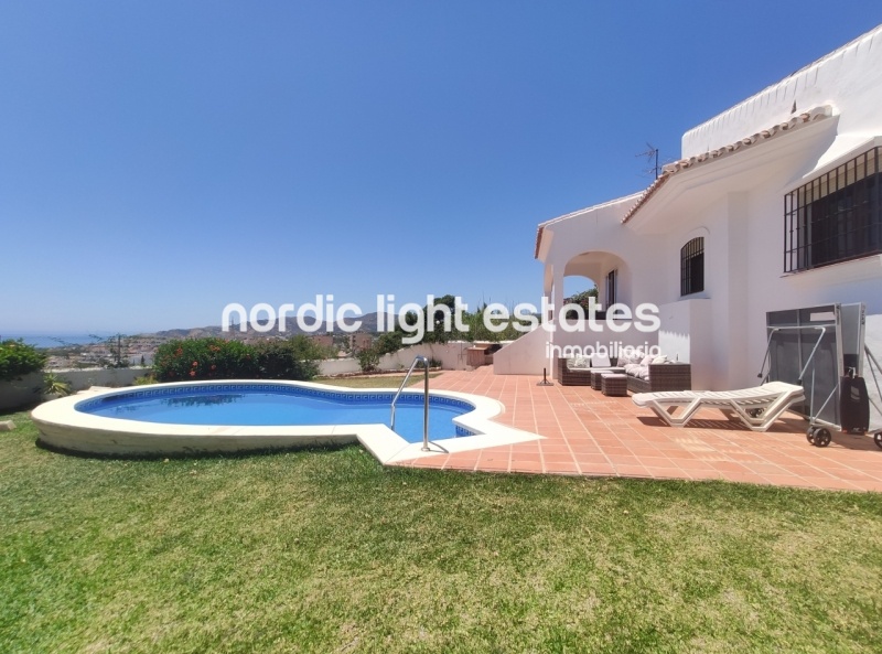 Lovely detached villa right next to Capistrano, Nerja