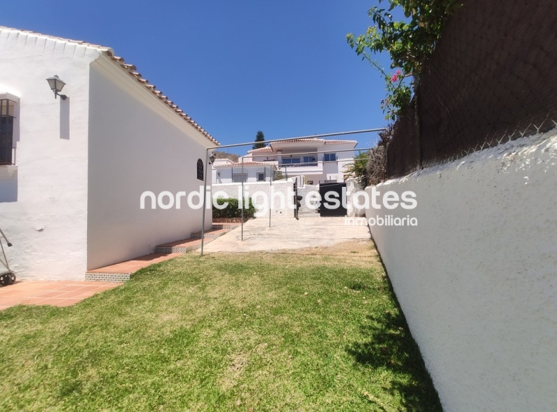 Lovely detached villa right next to Capistrano, Nerja