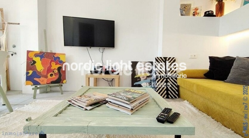 Moderna casa adosada con diseño minimalista en Torre del Mar