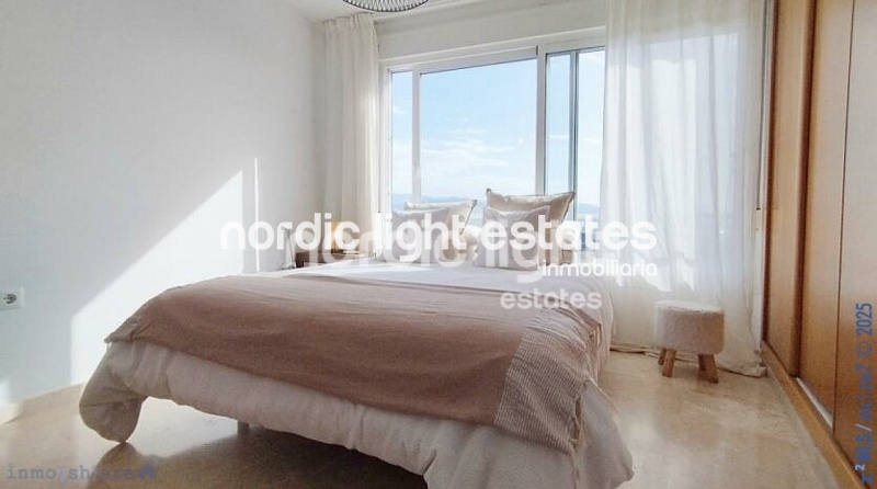 Moderna casa adosada con diseño minimalista en Torre del Mar