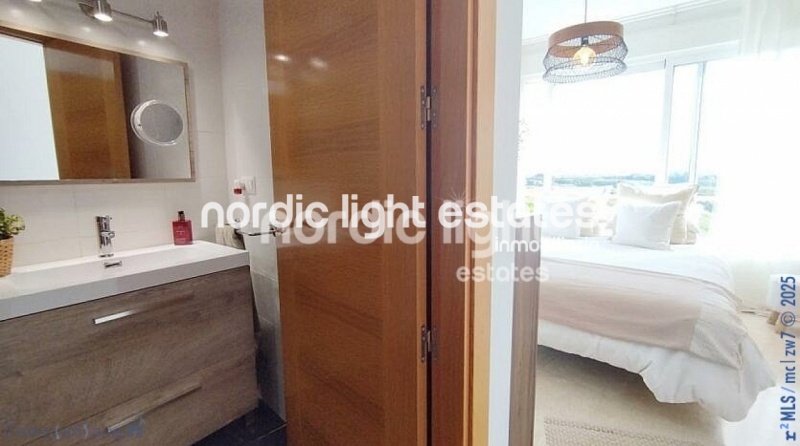 Moderna casa adosada con diseño minimalista en Torre del Mar