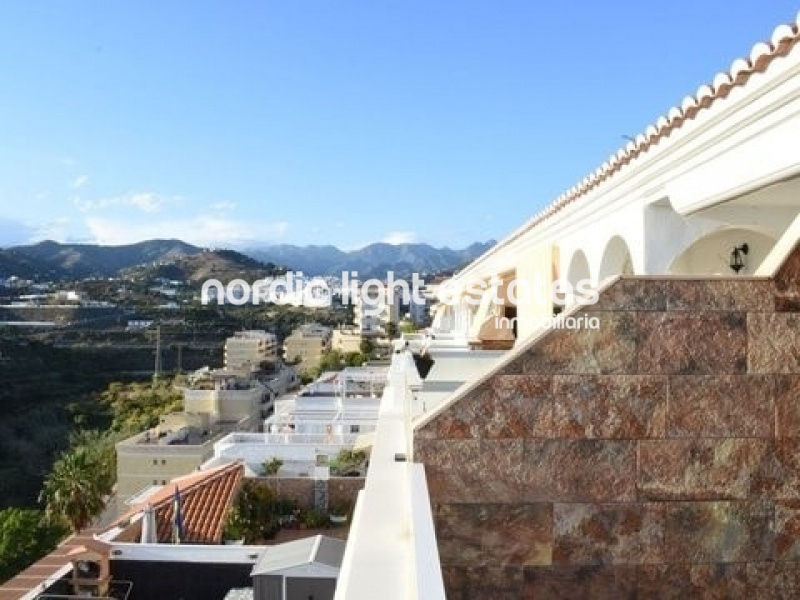 Stunning apartment with enclosed garage in La Rabitilla, Torrox
