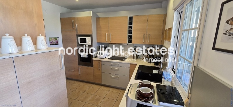 Exceptional villa with landscaped gardens, a pool, 2 enclosed garages, a sauna and much more
