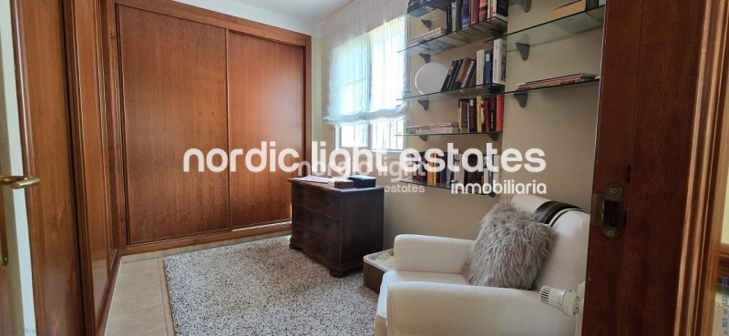 Exceptional villa with landscaped gardens, a pool, 2 enclosed garages, a sauna and much more