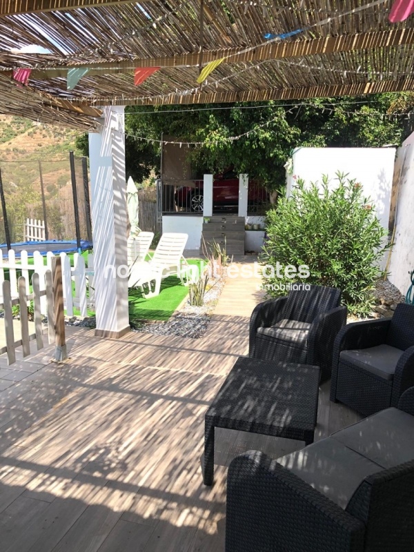 Big offer. 2 detached villas with 2 pools very very close to Torrox Pueblo 