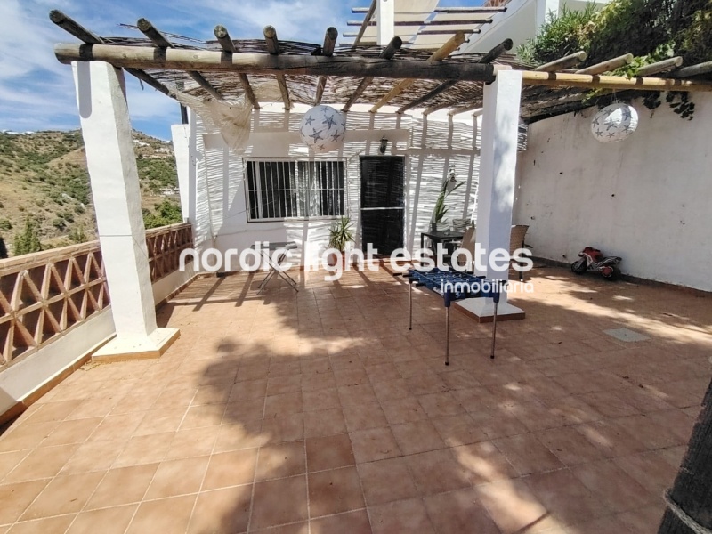 Big offer. 2 detached villas with 2 pools very very close to Torrox Pueblo 
