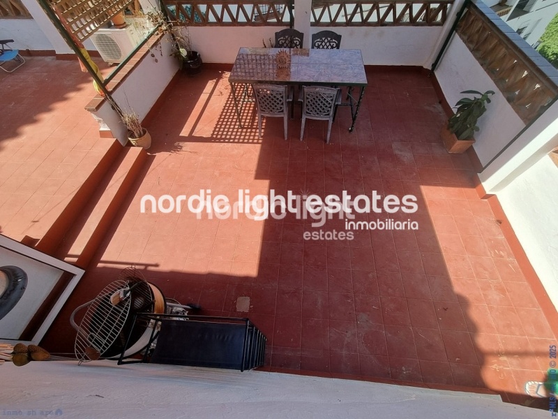 Apartment with exceptional outdoor areas in the center of Frigiliana
