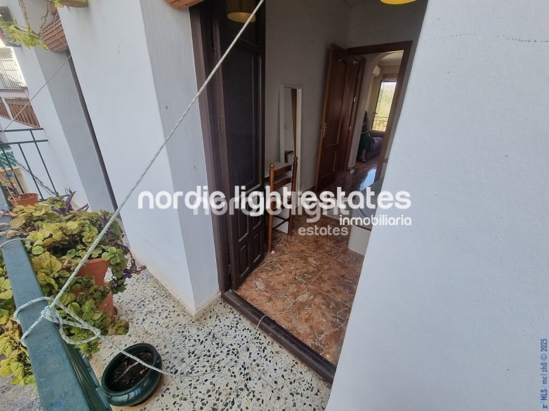 Apartment with exceptional outdoor areas in the center of Frigiliana