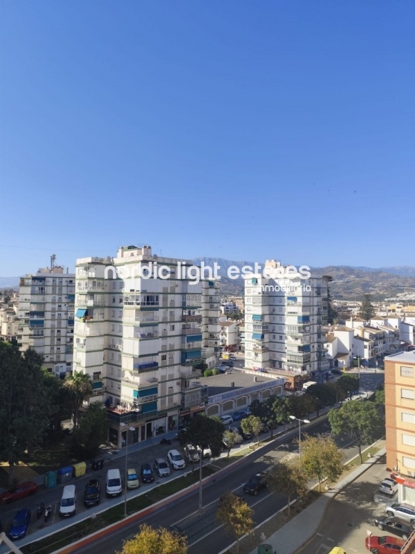 Espectacular y amplio estudio con vistas a las montañas y al mar en Torre del Mar