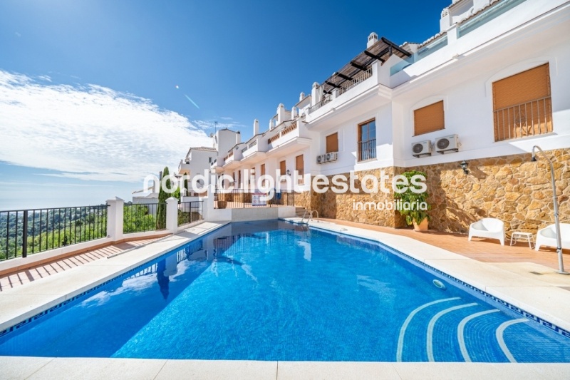 Elegante villa adosada a 15 minutos caminando de Frigiliana