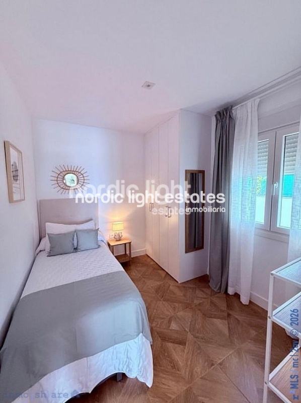 Villa de lujo a estrenar con 350m2 habitables en Almayate bajo