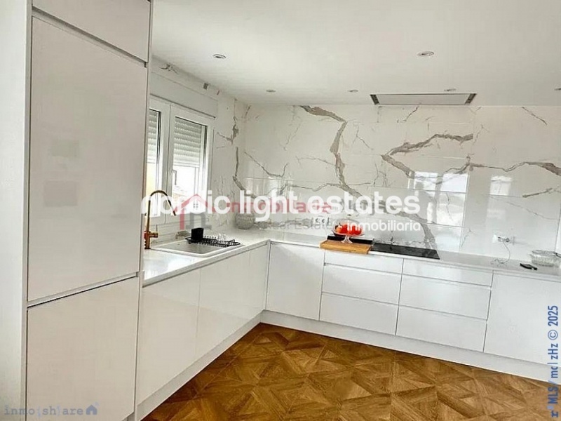 Brand new luxury villa with 350 sqm living space in Almayate bajo