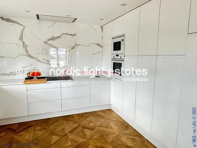 Brand new luxury villa with 350 sqm living space in Almayate bajo