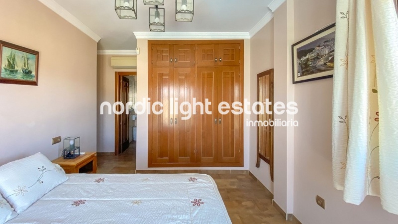 Exceptional detached villa with 4 beds, 3 baths ad 3 guest toilets very close to Frigiliana