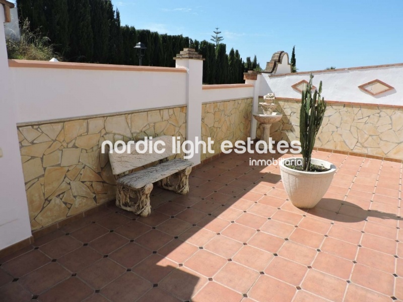 Exceptional detached villa with 4 beds, 3 baths ad 3 guest toilets very close to Frigiliana