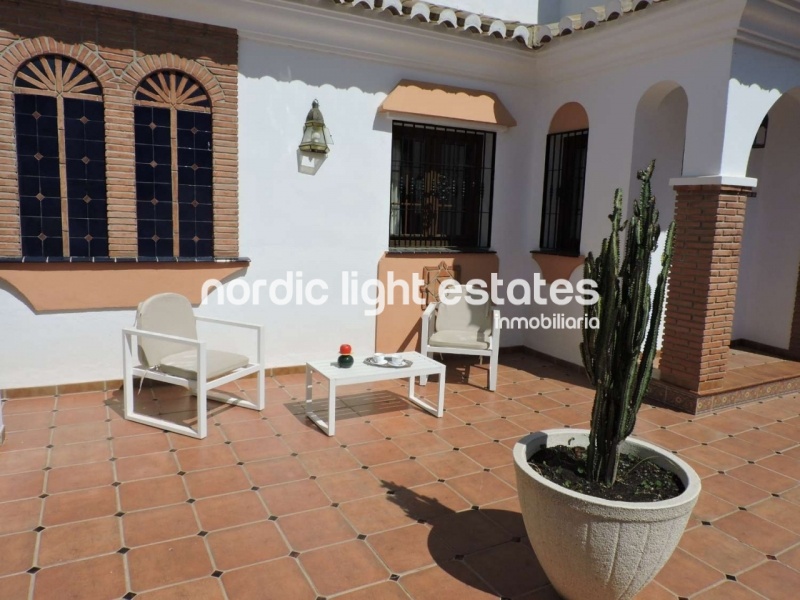 Exceptional detached villa with 4 beds, 3 baths ad 3 guest toilets very close to Frigiliana