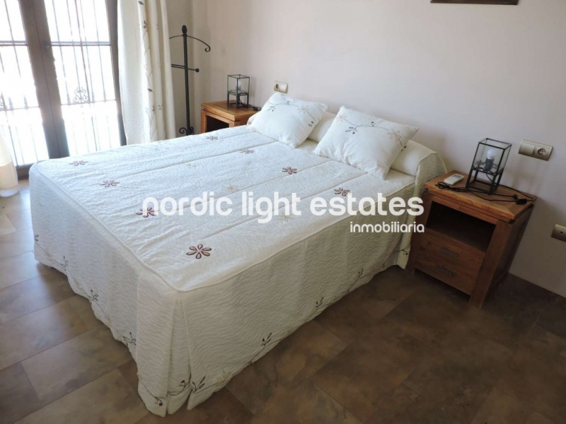 Exceptional detached villa with 4 beds, 3 baths ad 3 guest toilets very close to Frigiliana