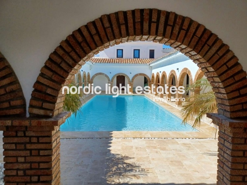 Villa de lujo absolutamente impresionante en Coín. Parcela de 30.000m2