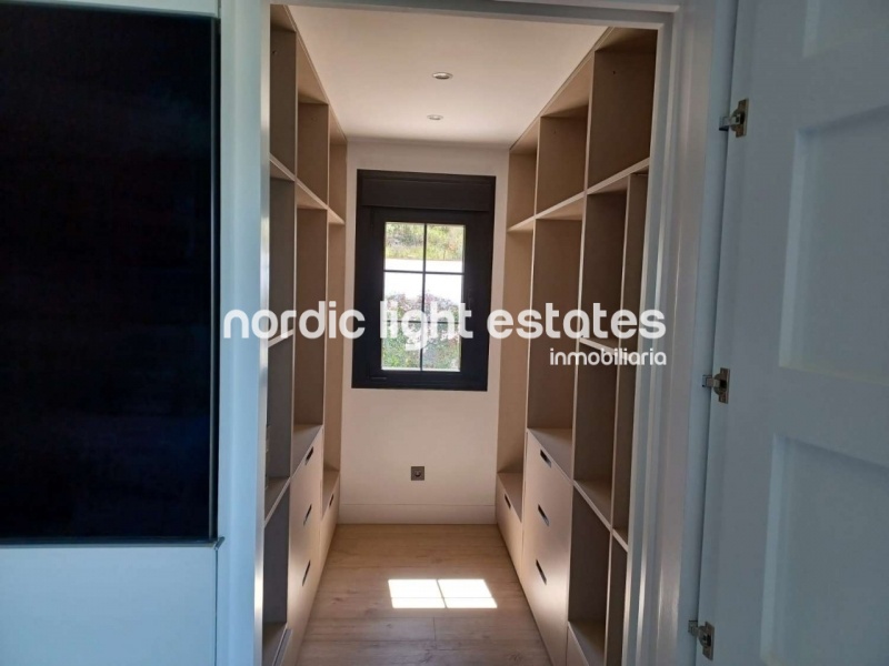 Villa de lujo absolutamente impresionante en Coín. Parcela de 30.000m2
