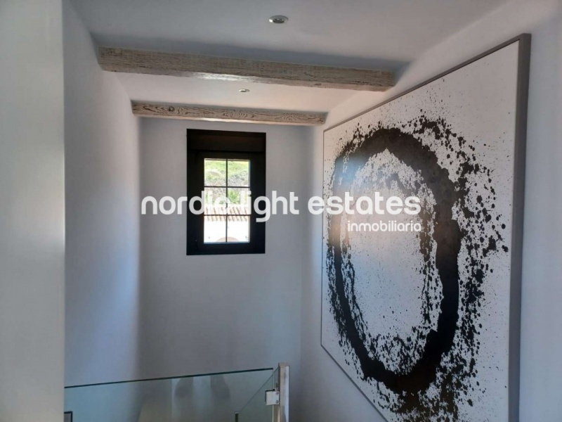 Villa de lujo absolutamente impresionante en Coín. Parcela de 30.000m2