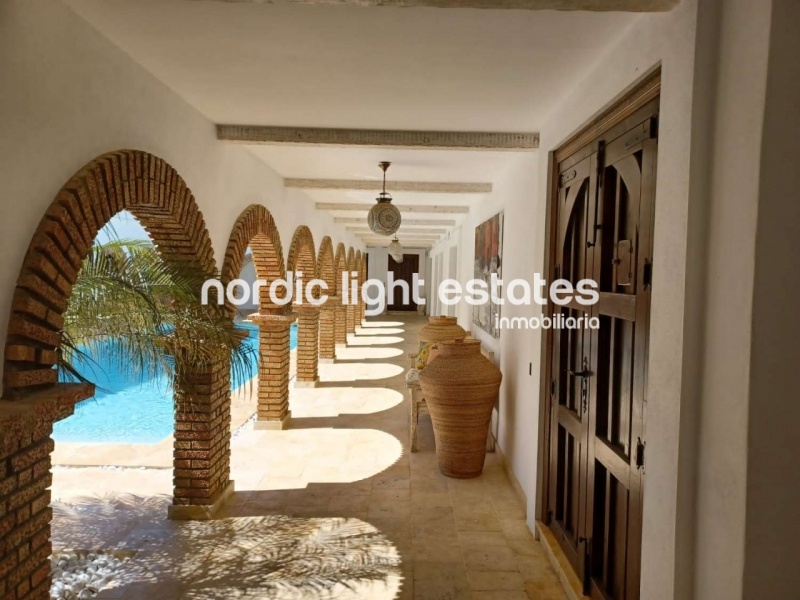 Villa de lujo absolutamente impresionante en Coín. Parcela de 30.000m2