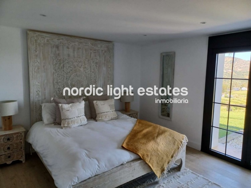 Villa de lujo absolutamente impresionante en Coín. Parcela de 30.000m2