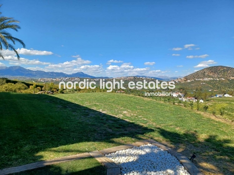 Villa de lujo absolutamente impresionante en Coín. Parcela de 30.000m2