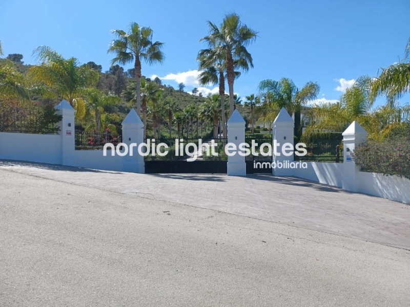 Villa de lujo absolutamente impresionante en Coín. Parcela de 30.000m2
