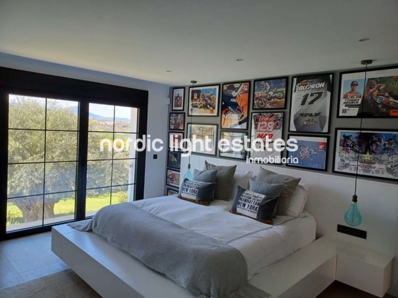 Villa de lujo absolutamente impresionante en Coín. Parcela de 30.000m2