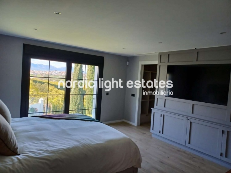 Villa de lujo absolutamente impresionante en Coín. Parcela de 30.000m2