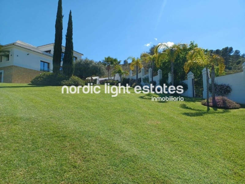 Villa de lujo absolutamente impresionante en Coín. Parcela de 30.000m2