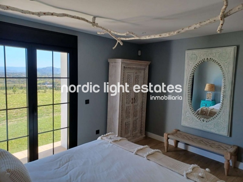 Villa de lujo absolutamente impresionante en Coín. Parcela de 30.000m2