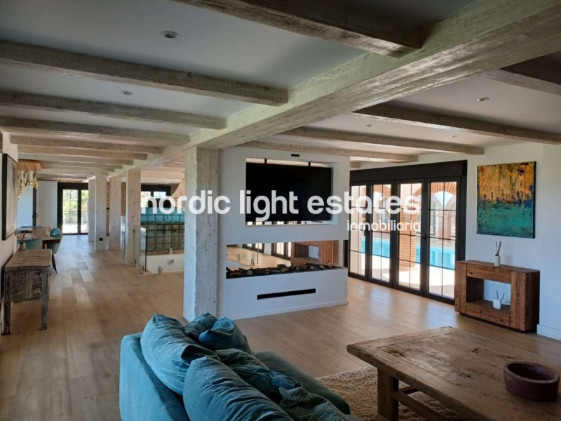 Villa de lujo absolutamente impresionante en Coín. Parcela de 30.000m2