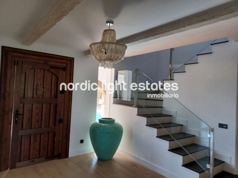 Villa de lujo absolutamente impresionante en Coín. Parcela de 30.000m2