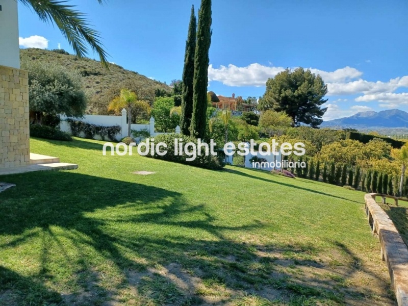Villa de lujo absolutamente impresionante en Coín. Parcela de 30.000m2