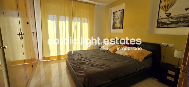 Semi-detached villa in perfect condition with sea views and a saltwalter pool in Torre del Mar