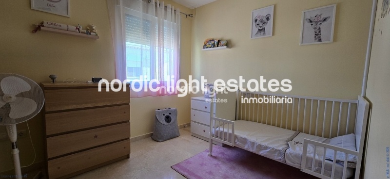 Semi-detached villa in perfect condition with sea views and a saltwalter pool in Torre del Mar