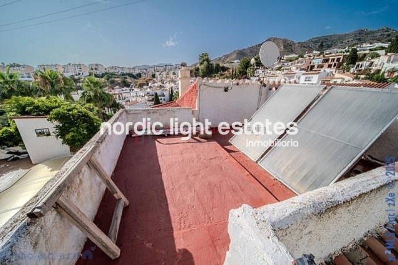 Detached villa with 2 independent homes with private pool in Nerja